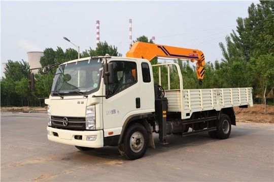 點(diǎn)擊查看詳細(xì)信息<br>標(biāo)題：5噸凱馬隨車吊 閱讀次數(shù)：2359
