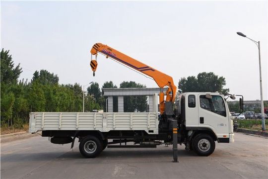 點(diǎn)擊查看詳細(xì)信息<br>標(biāo)題：5噸凱馬隨車吊3節(jié)臂 閱讀次數(shù)：2571