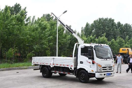 點擊查看詳細信息<br>標題：1.2噸折臂吊 閱讀次數：1616
