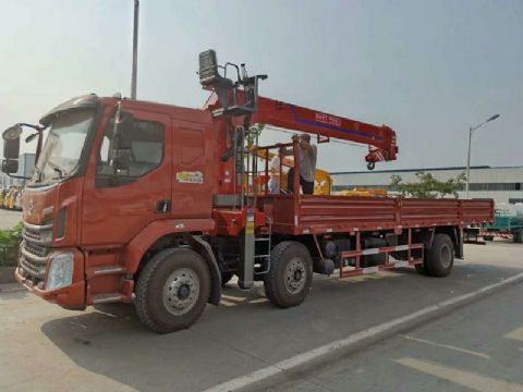 點擊查看詳細信息<br>標題：柳汽前四后四隨車吊 閱讀次數：1852