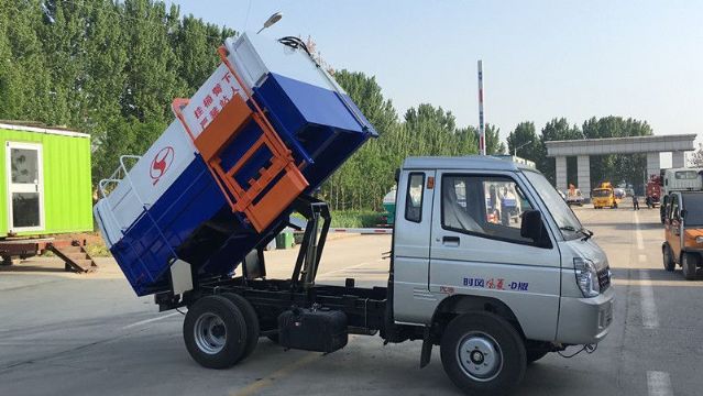 點擊查看詳細信息<br>標題：藍牌時風風菱垃圾車 閱讀次數：2140
