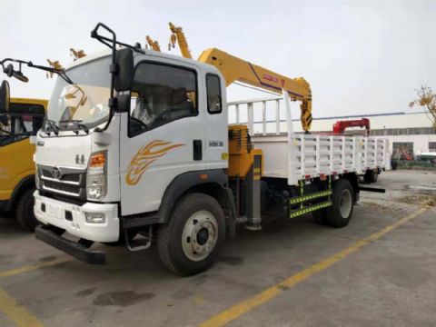點(diǎn)擊查看詳細(xì)信息<br>標(biāo)題：5噸重汽豪曼隨車吊 閱讀次數(shù)：2681